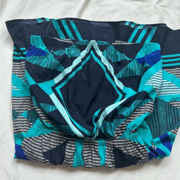 Express dress - Picture 2 of 5